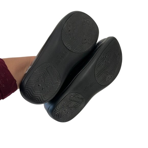 Alegria Leather Slip-On Shoes SZ 37 Black Croc Pattern Comfy Professional Clogs - Picture 8 of 13